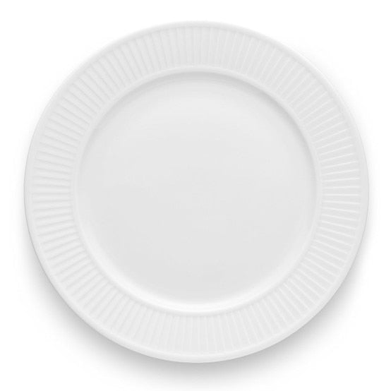 Pillivuyt Plisse 11 Plate with ribbed edges, ideal for elegant dining. Durable, scratch-resistant porcelain, perfect for everyday use or special occasions.