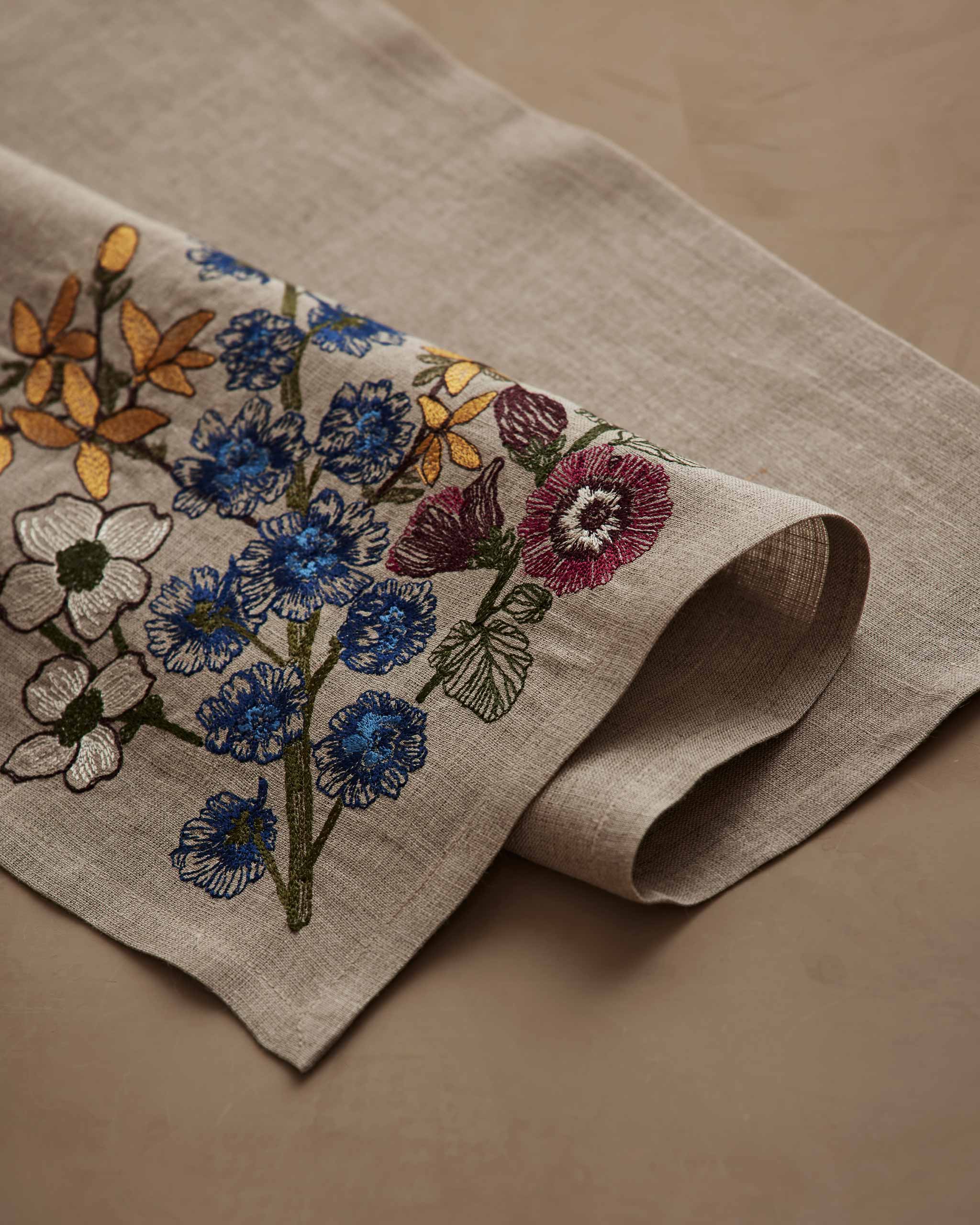 Coral & Tusk Spring Stems Dinner Napkin - Thumbnail 3