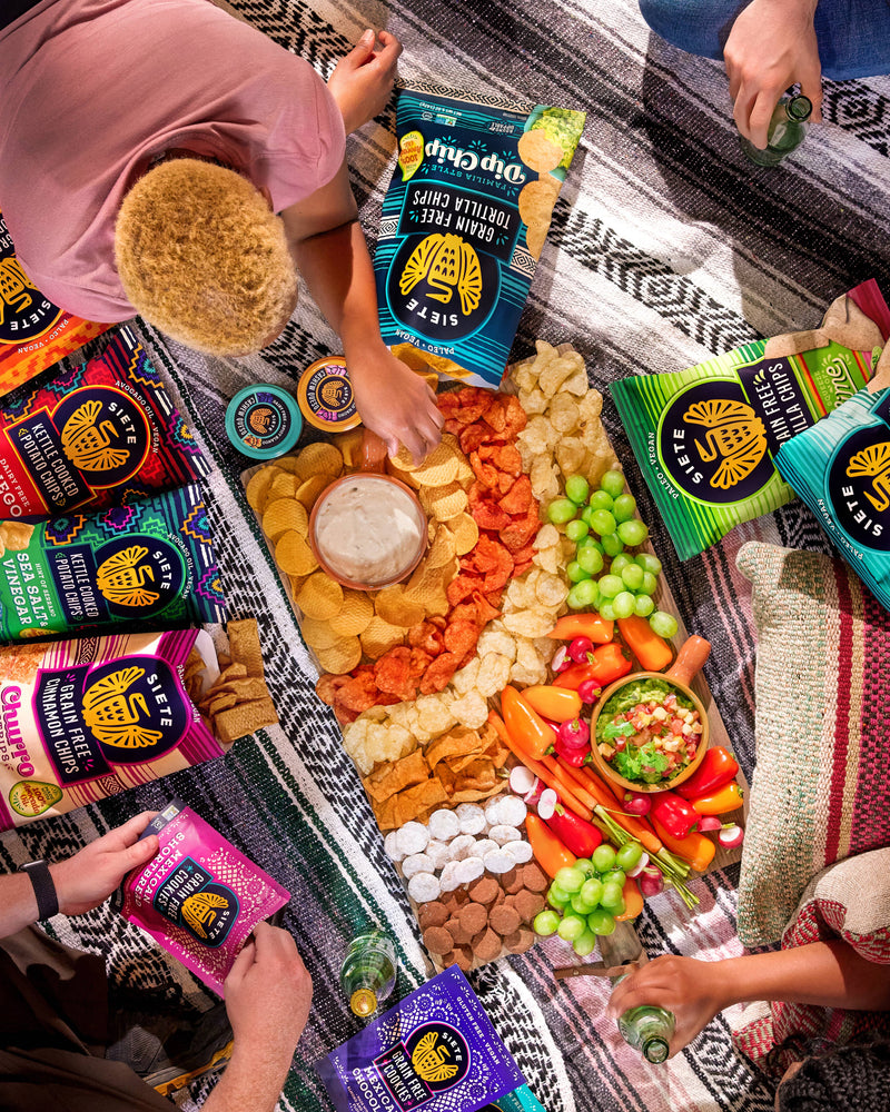 Arte Italica & Crown Linen Designs | Christmas Juniper Wreath Tri-Fold Napkin