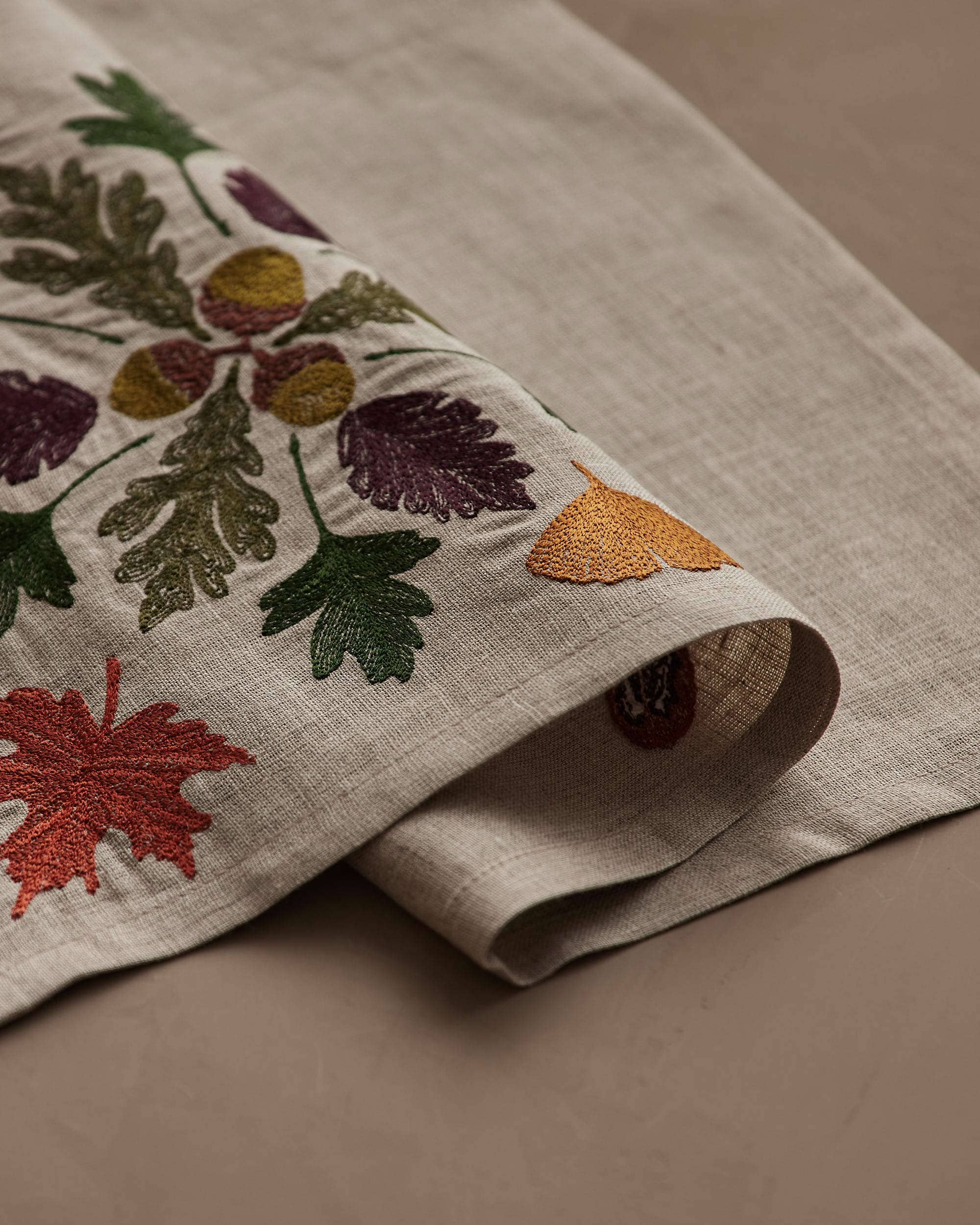 Coral & Tusk Pressed Leaves Dinner Napkin - Thumbnail 4