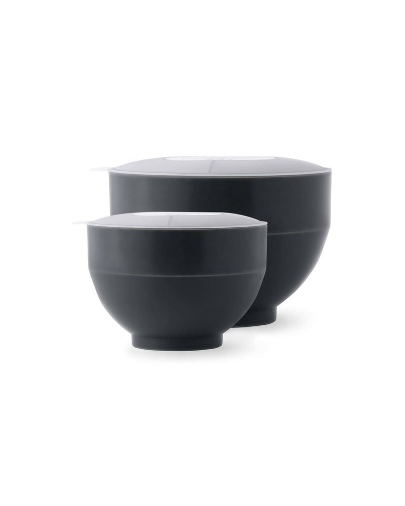 W&P | Silicone Reusable Popcorn Popper - Charcoal - Standard, made from microwave-safe silicone, featuring a collapsible design for easy storage, perfect for making 9 cups of popcorn.