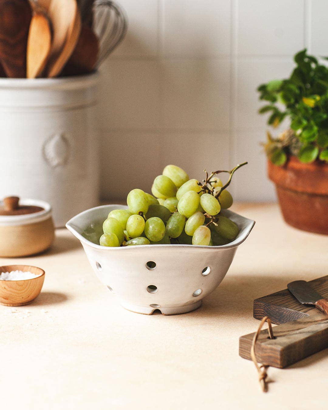 Farmhouse Pottery Windrow Berry Bowl - Thumbnail 4