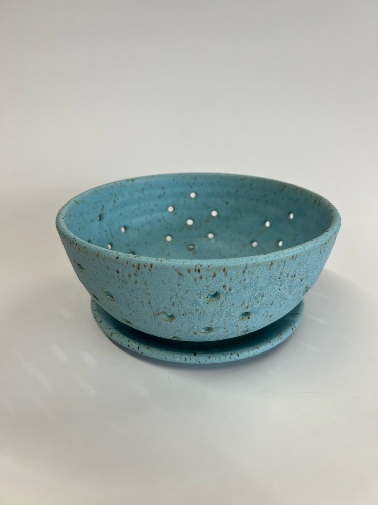 RachaelPots | Large Berry Bowl With Dish, Light Blue