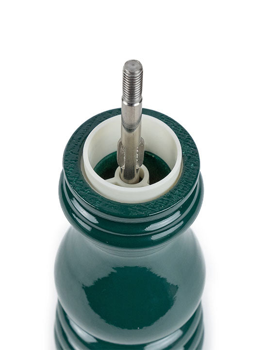 Peugeot | Paris U'Select Forest Green Salt Mill, 7 inches, showcasing its internal drive shaft and nylon bushing, ideal for precise salt grinding in culinary settings.