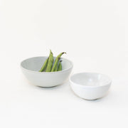Sarah Kersten - Ramen Bowl: Dove Grey, featuring a versatile design for noodles, salads, or side dishes, displayed with green beans, emphasizing its multifunctionality and elegance.