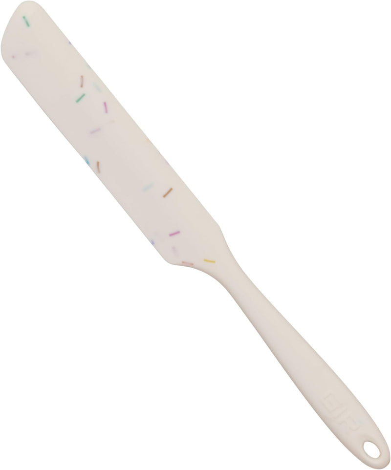 GIR | Ultimate Spreader - Sprinkles features a silicone blade with sprinkles, ideal for precise frosting and spreading tasks, enhancing kitchen experiences.