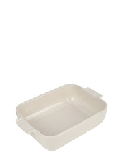 Peugeot | Appolia Rectangular Baking Dish, Ecru: A durable ceramic dish with handles for even cooking, perfect for gratins or crumbles, ideal for two servings.