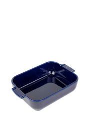 Peugeot | Appolia Rectangular Baking Dish, Blue; a dark-blue ceramic baking dish with integrated handles, ideal for even cooking and easy handling.