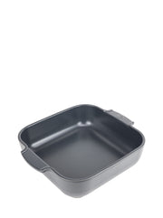 Peugeot | Appolia Square Baking Dish 11 inches, Slate: A slate-gray, square baking dish with rounded corners and integrated handles, ideal for even cooking and retaining heat.