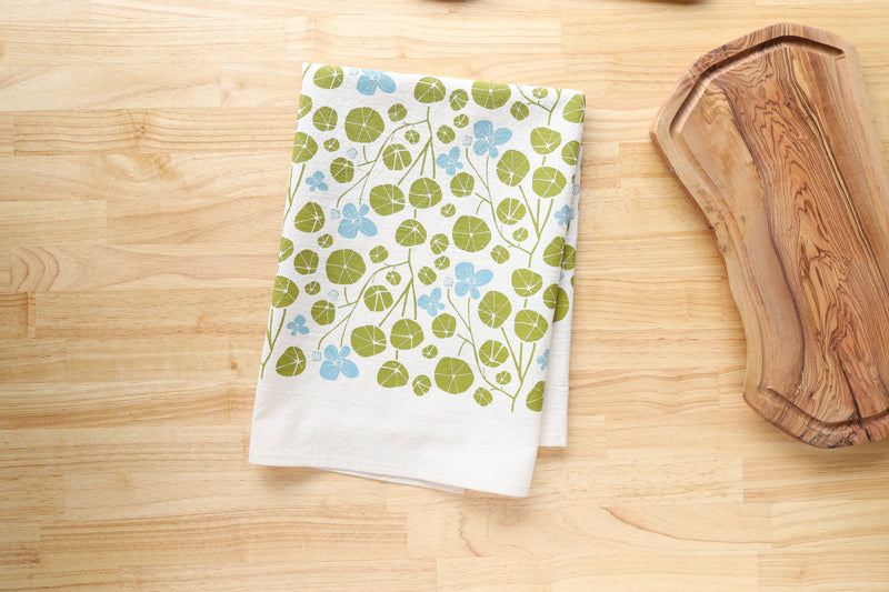 Hearth and Harrow  | Ginkgo Leaf Tea Towel in Green - Organic Cotton - Natural