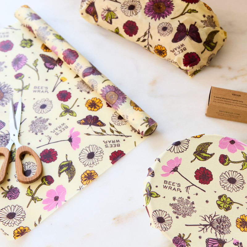 Bee's Wrap - Cut-to-Size Roll - Meadow Magic, Plant-Based Wax: Floral-patterned, reusable food wraps, customizable with wooden-handled scissors, vegan alternative to plastic, ideal for sustainable kitchen use.