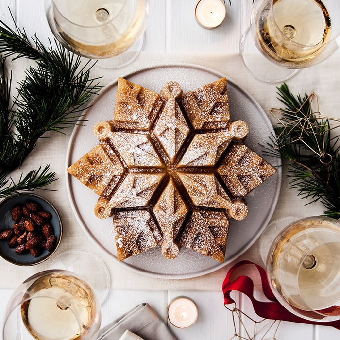 Nordic Ware Sweet Snowflake Shortbread or Cake Pan - Christmas