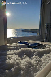 Havsnø Fine Kosher Norwegian Sea Salt in a plastic tub with a scraper, ideal for versatile kitchen uses like pickling, brining, and baking.