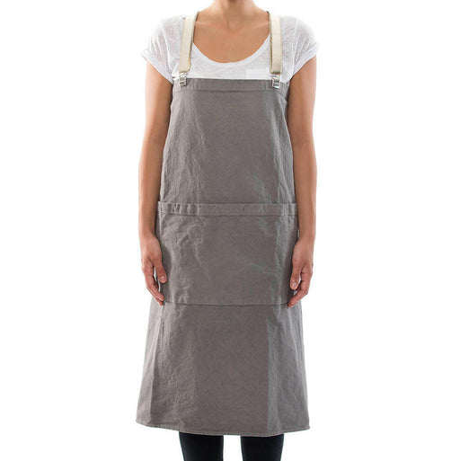 UASHMAMA | Apron with Paper Braces - Dark Grey + Platino Brace, showcasing durable design with three front pockets, perfect for kitchen tasks and restaurant use.