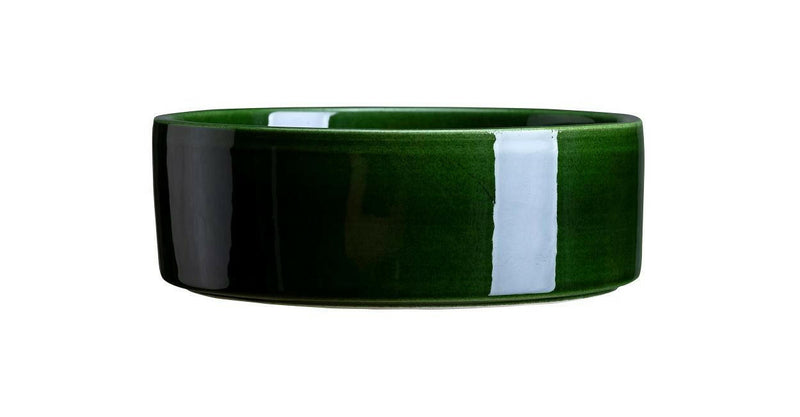 Bergs Potter | Hoff Glazed Collection - 7.1 in-18 cm - Quartz Rose - Saucer: A close-up of a green ceramic bowl with a white stripe, featuring Scandinavian design.