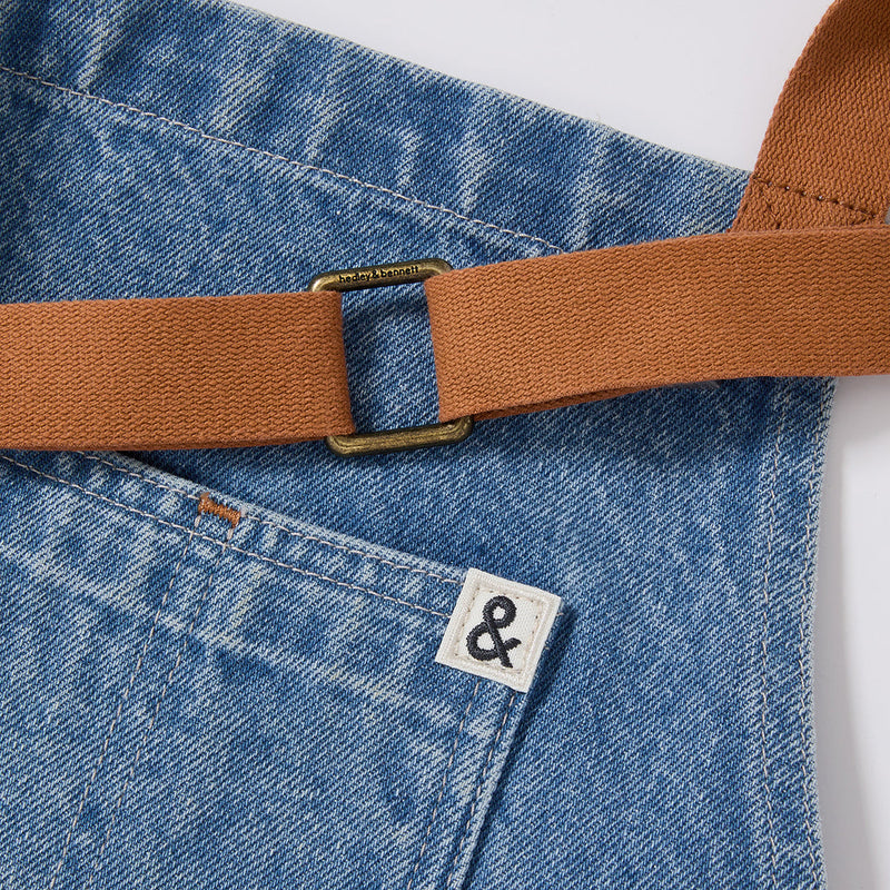 Hedley & Bennett Essential Apron, Cedar Blue Denim — construction detail