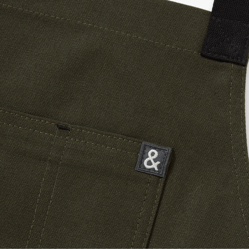 Hedley & Bennett All Day Crossback Apron, Olive Green, Black Straps — construction detail