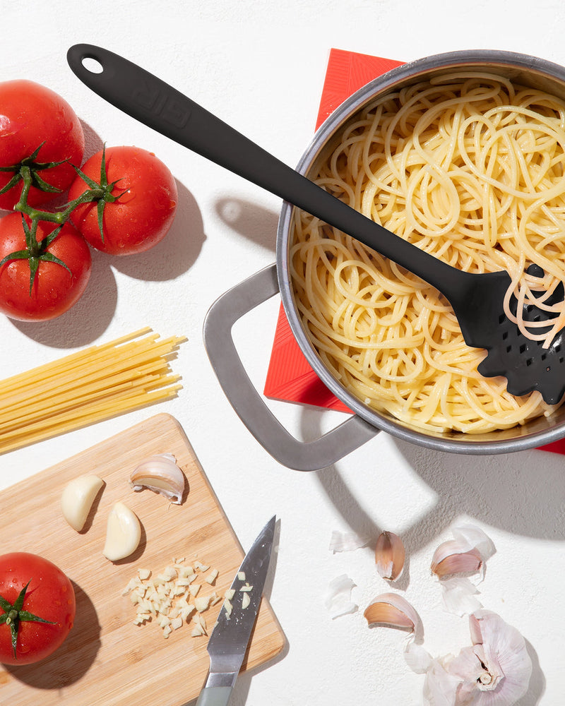 GIR Get It Right | GIR Spaghetti Spoon, Black
