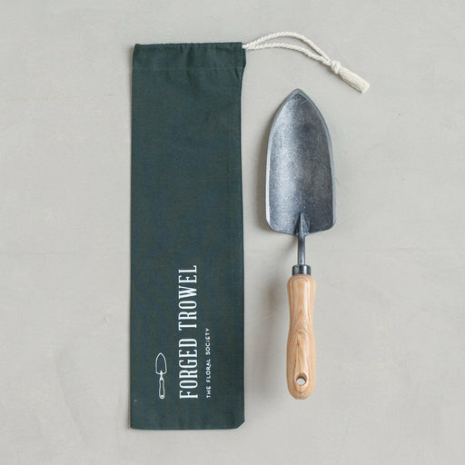 Japanese Hori Hori from The Floral Society, featuring a serrated and smooth stainless steel blade, ideal for precise gardening tasks. Handcrafted in Japan, perfect for indoor and outdoor use.