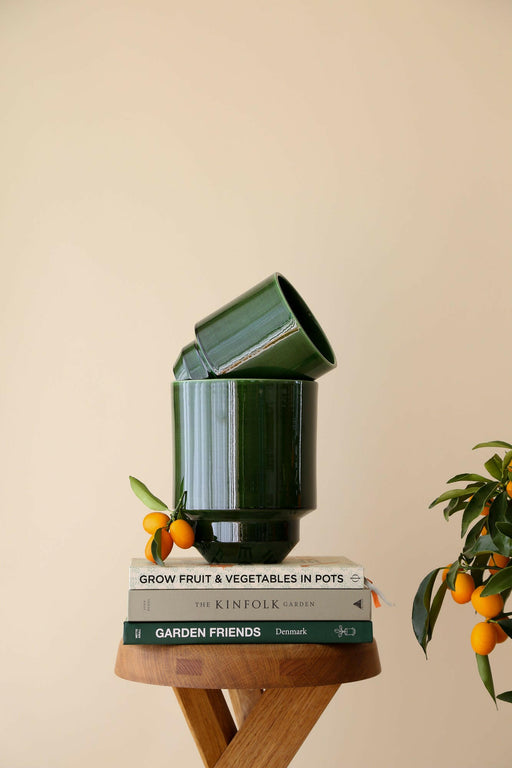 Bergs Potter | Hoff Glazed Collection - 7.1 in-18 cm - Quartz Rose - Saucer: A minimalist, hand-dipped glazed saucer designed for versatile use, enhancing plant or candle displays.