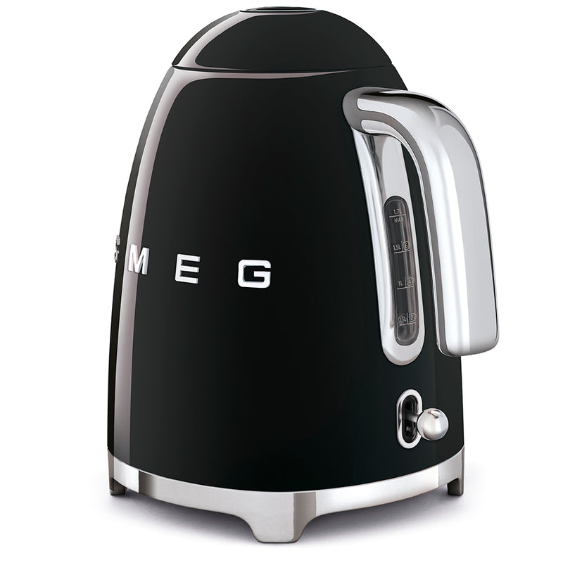 Smeg | Kettle - Black: 50s-style electric kettle with chrome accents, SMEG logo, clear water-level gauge, and polished handle. Ideal for preparing hot drinks with ease and style.