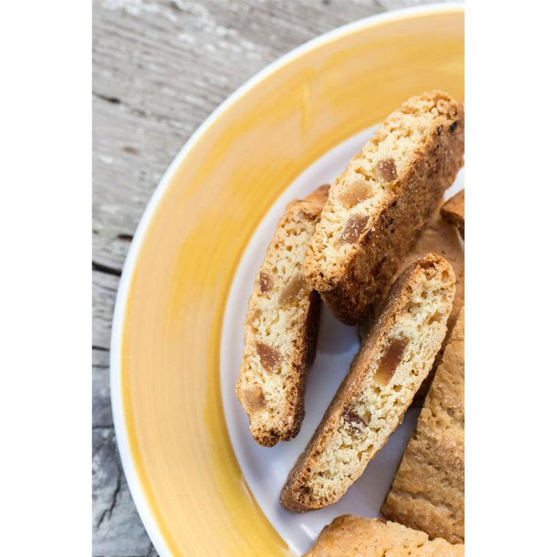 Zia Pia | Biscotti by Fratelli Lunardi - Lemon, close-up of a traditionally baked Tuscan biscuit, showcasing its fine texture and artisanal quality.