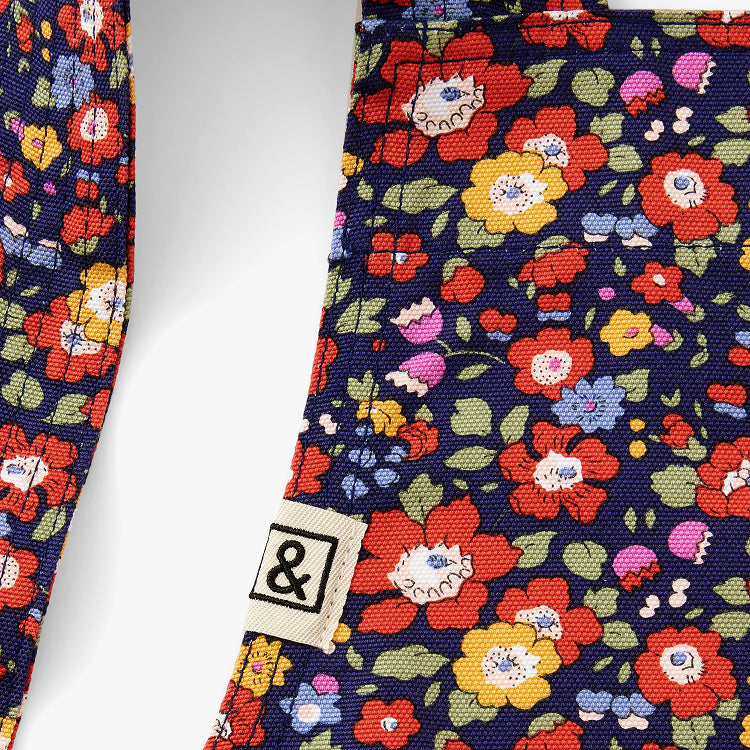 Hedley & Bennett Liberty Smock Apron, Betsy Meadow Navy — construction detail