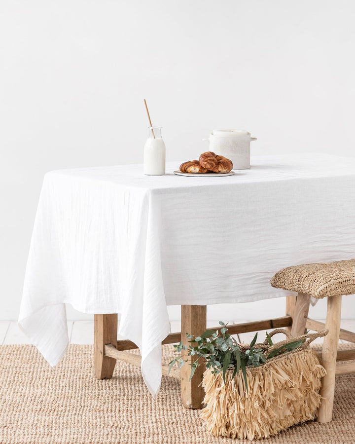 Linen tablecloth in Floral pattern