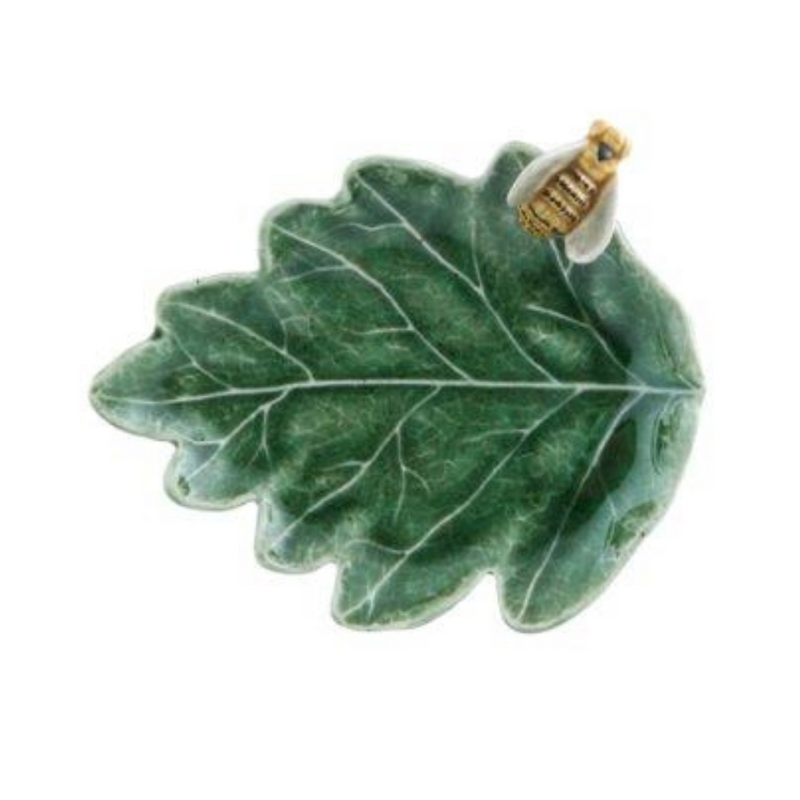 Bordallo Pinheiro Countryside Leaves oak Tree Leaf with Bee, decorative earthenware piece resembling a natural oak leaf with a bee figurine, ideal for home decor.