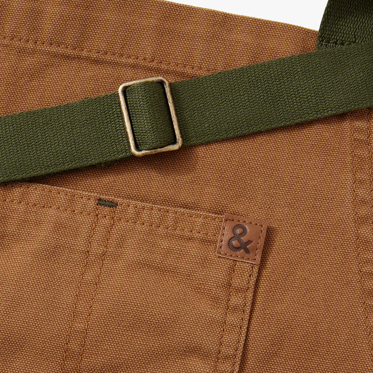 Hedley & Bennett Essential Apron, Vintage Wash Tobacco Leaf — construction detail