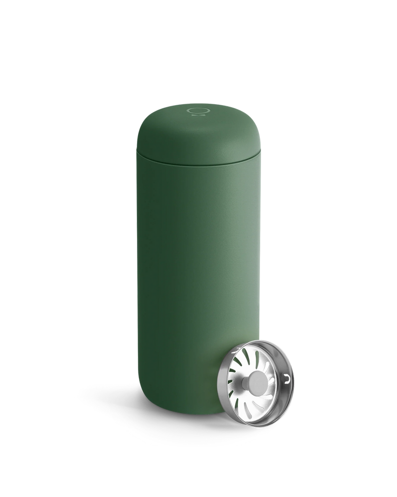 FELLOW | Carter Move Mug, Cargo Green / 16 oz with a stainless-steel filter for infusing or odor control, ideal for on-the-go beverage enjoyment.