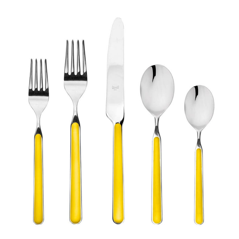 Mepra SPA - PLACE SET 5 PCS FANTASIA SUNFLOWER: Elegant silverware with yellow handles, crafted from durable 18/10 stainless steel and resin, featuring double serrated knives.