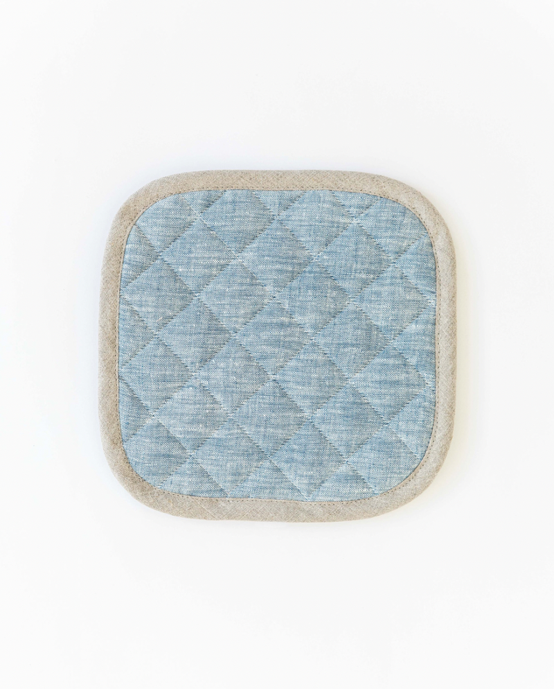 MagicLinen linen pot-holder, square-shaped with quilted detailing and hanging loop, ideal for heat protection in any kitchen. Perfect for Athens Cooks’ curated kitchen tools collection.