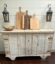 Petermans Boards and Bowls Inc. - 24 Black Walnut Serving Board with Handle, handcrafted and sustainably sourced, ideal for elegant serving or cutting in your kitchen.