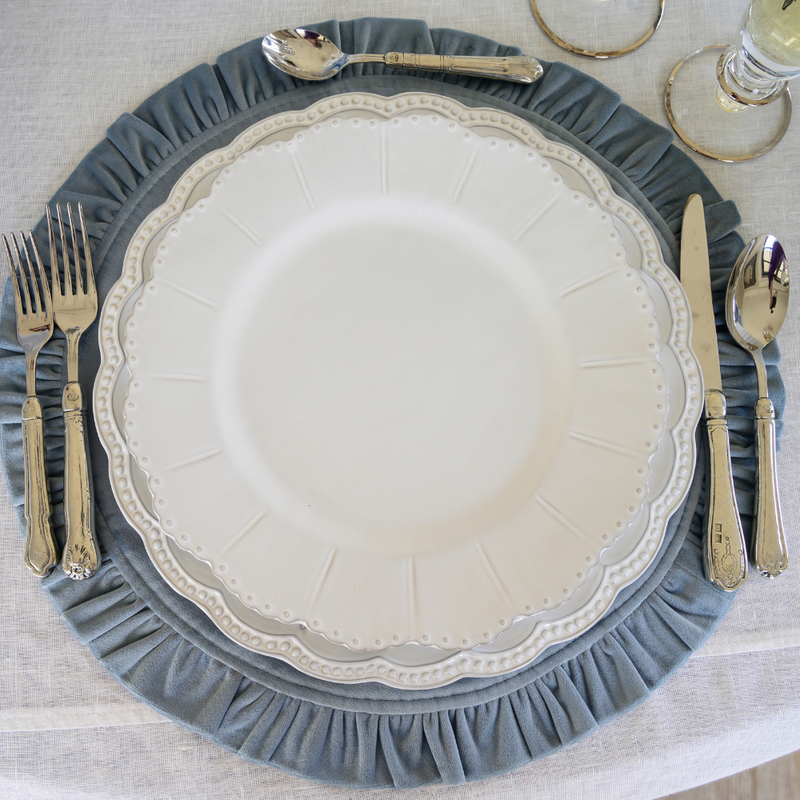 Arte Italica & Crown Linen Designs | Bella Bianca Beaded Dinner Plate
