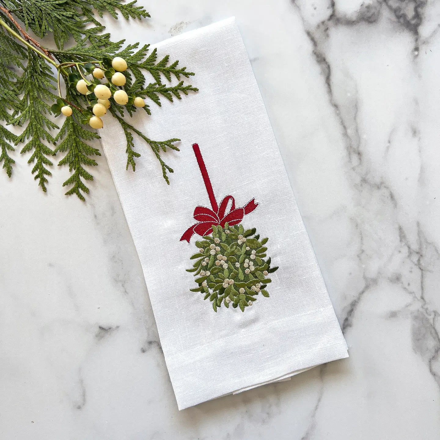 Arte Italica & Crown Linen Designs Mistletoe Towel