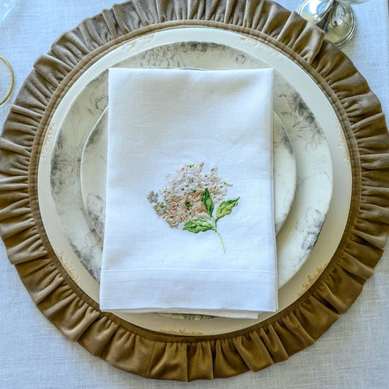 Arte Italica & Crown Linen Designs | Hydrangea Tri-Fold Napkin - Pink