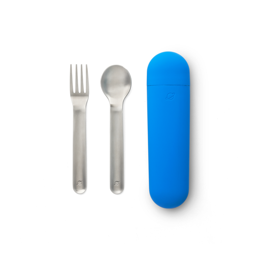 PlanetBox - Dig In Utensil Set: Ocean, featuring a child-friendly fork and spoon in a blue silicone case, perfect for mess-free meals on the go.