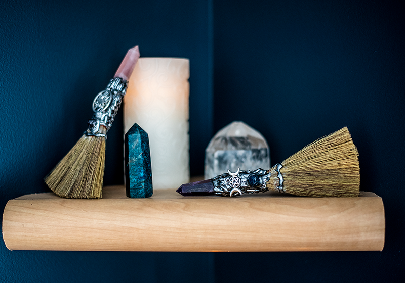 Farmhouse Pottery | Artisan Incense Cones, Cedarwood