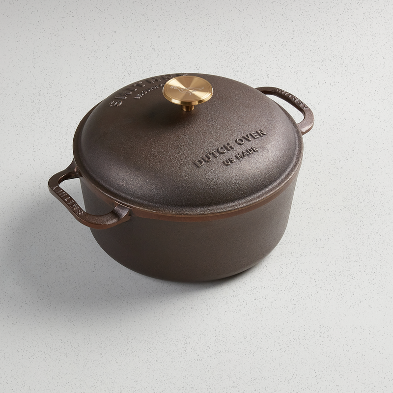 Smithey 5.5-quart cast iron Dutch oven with matching lid