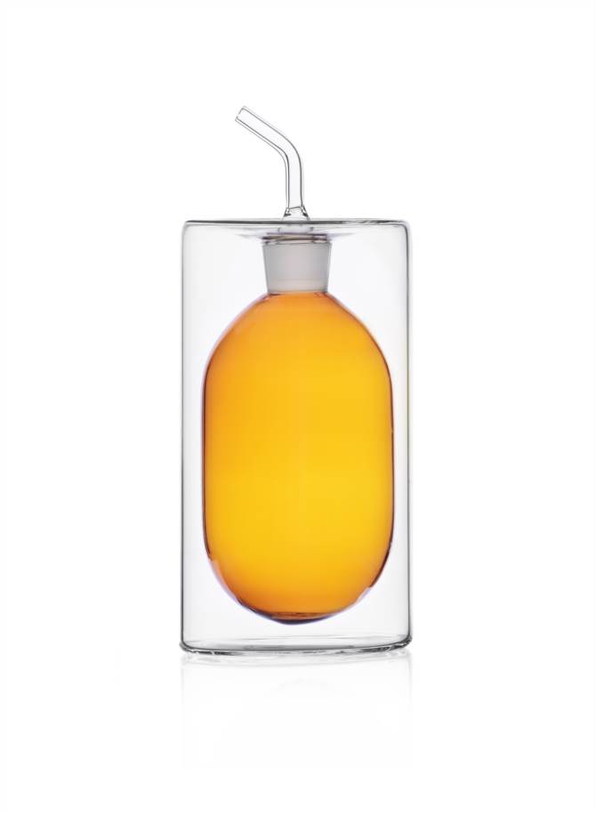 Ichendorf | Cilindro Color Oil Bottle, Amber: A handcrafted, double-walled glass vessel with a precision spout and stopper, ideal for preserving and pouring olive oil.