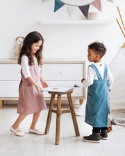 MagicLinen kids' linen apron for ages 7-10, in gray blue, perfect for kitchen or craft activities. Unisex design tailored for comfort and functionality.