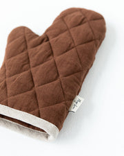 MagicLinen Linen Oven Mitts - Chocolate Brown, featuring quilted exterior and heat-insulating padding, ideal for safe and stylish cooking.