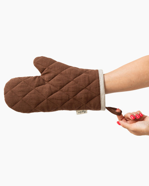 MagicLinen | Linen Oven Mitts - Chocolate Brown, showcasing a quilted exterior with heat-insulating padding, ideal for protecting hands during cooking and baking.