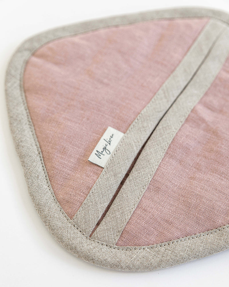 MagicLinen | Linen pot-holder in Woodrose, close-up view showing quilted texture and label, designed for heat protection and kitchen use.