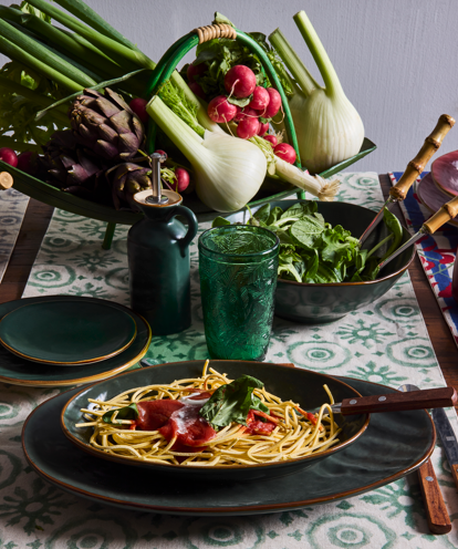 Novita | Mediterranean White Stoneware Salad Bowl