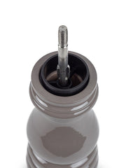 Peugeot | Paris U'Select Pepper Mill, Taupe, interior showing threaded spindle and grinding burr for precise seasoning control.
