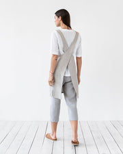 MagicLinen Pinafore Cross-Back Linen Apron, size S-M, features a unisex design with criss-cross straps and side pockets, ideal for cooking and gardening.