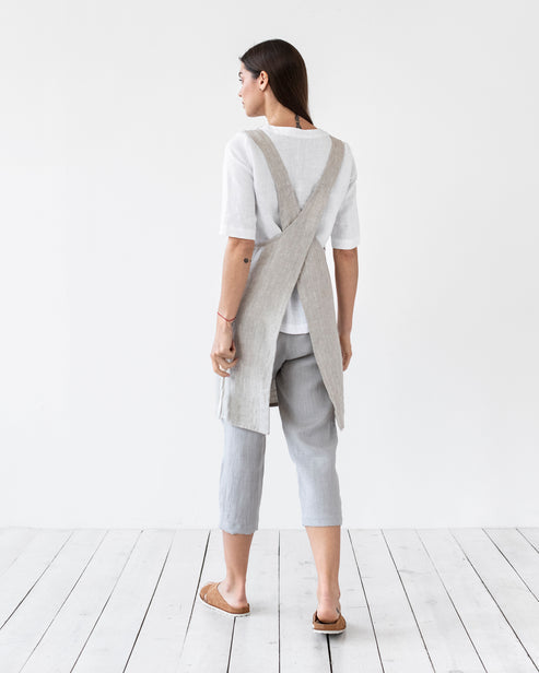 MagicLinen Pinafore Cross-Back Linen Apron, size S-M, features a unisex design with criss-cross straps and side pockets, ideal for cooking and gardening.