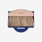 Andrée Jardin | Clynk Natural Crumb Tray Set with a compact beechwood-handled brush featuring horsehair bristles and a lacquered metal pan for efficient kitchen tidiness.